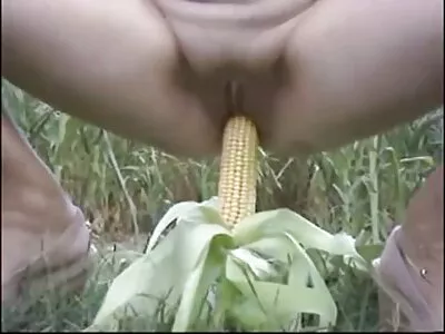 La donna bionda sta video porno giovani e vecchi facendo delle seghe con le tette fantastiche