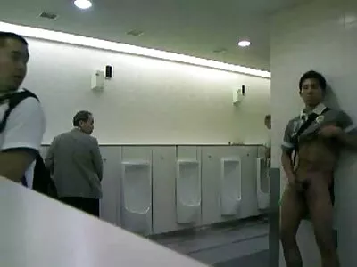Piccola ragazza ama giovani e vecchi porno un cazzo enorme