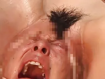 La magra MILF Olivia Blu riceve una pulizia del viso dopo un sesso vecchi porci con giovani appassionato
