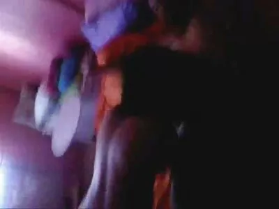La donna in abito viola porno ragazze con vecchi è stata inchiodata